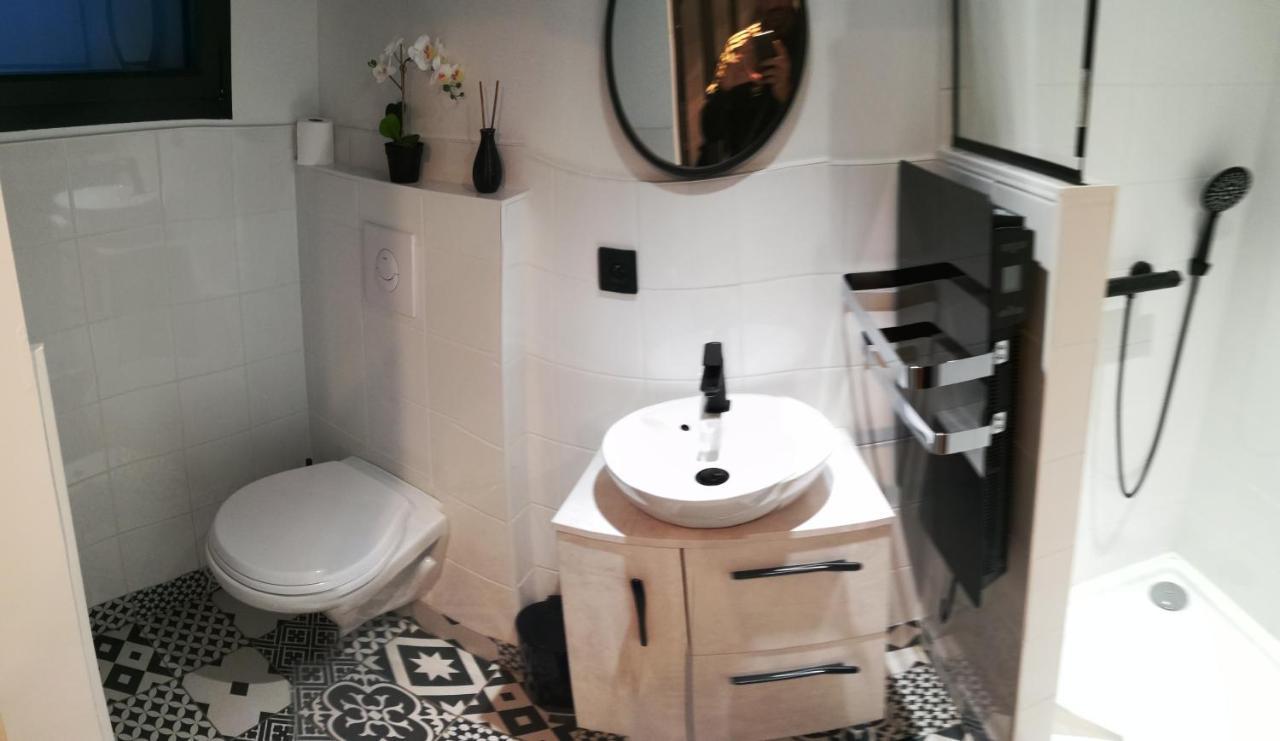 Studio Cosy Avec Acces Et Terrasse Independants Lejlighed Tresses Eksteriør billede